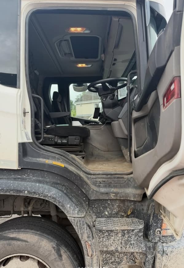 Scania 420P Tipper — before
